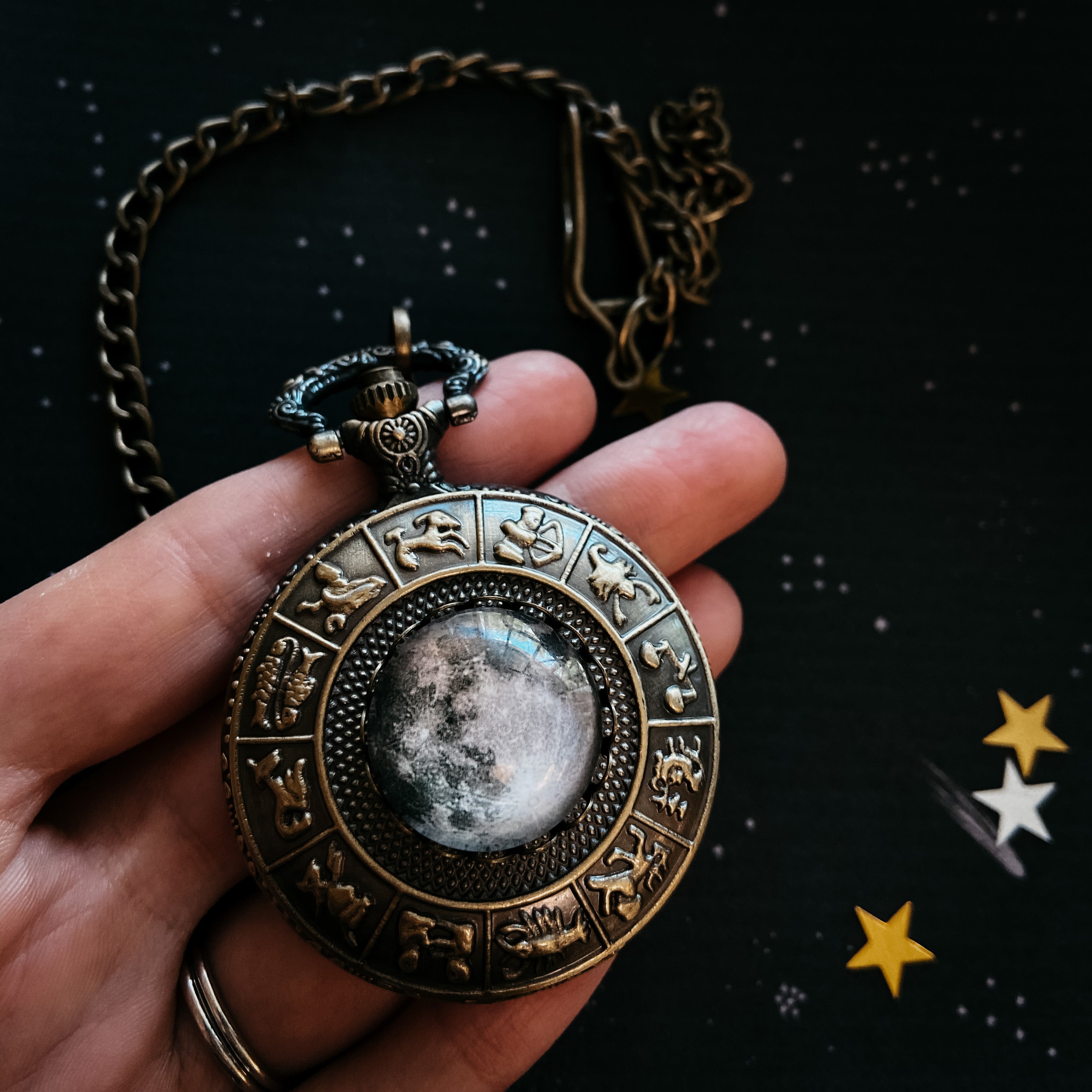 Mubco Antique Style Astrology Quartz Pocket Watch Key Chain Collectible  Showpiece Gift AC_01 Black Chrome Metal Pocket Watch Chain Price in India -  Buy Mubco Antique Style Astrology Quartz Pocket Watch Key Chain Collectible  Showpiece Gift ...