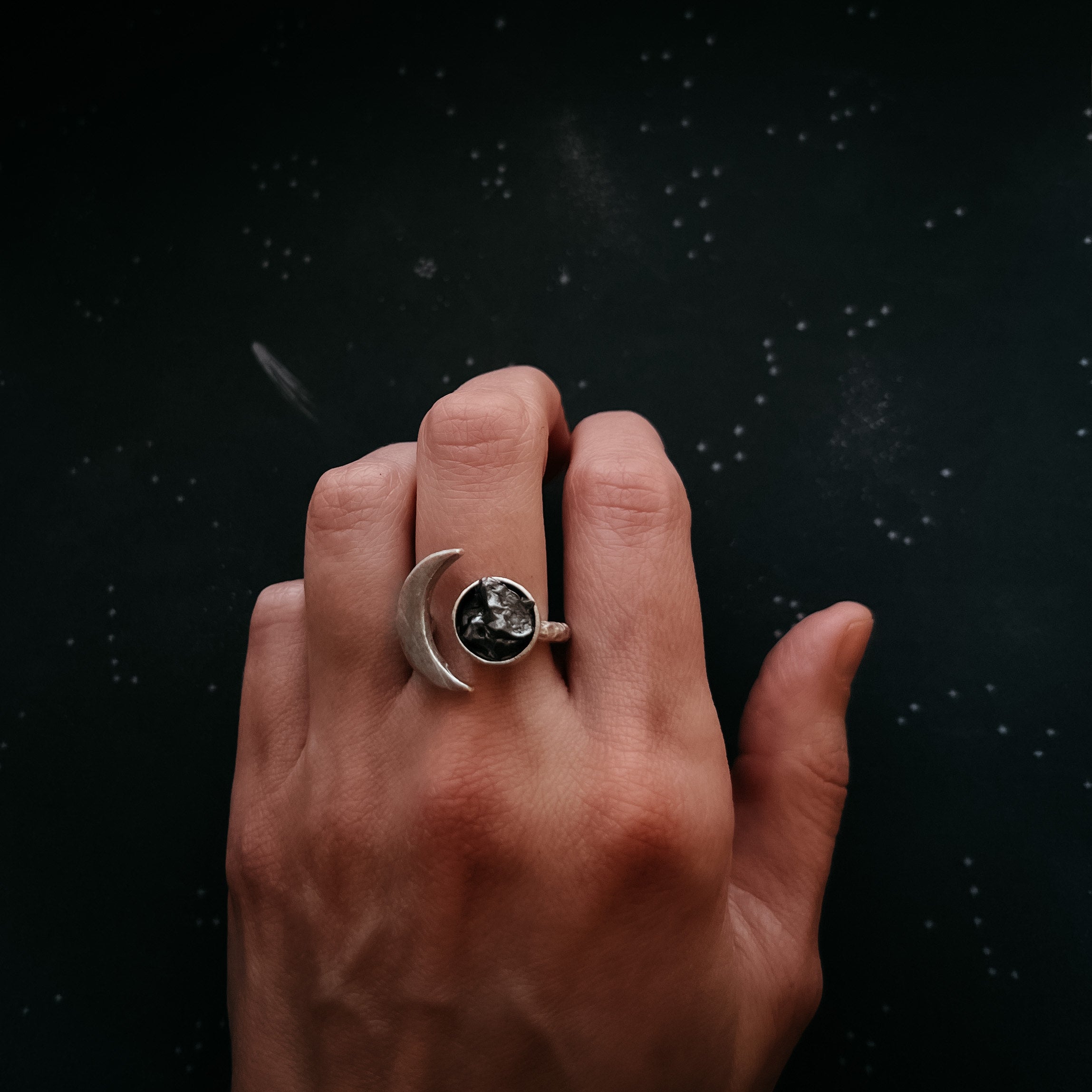 8mm Gibeon Meteorite Ring With Cosmic Dark Stardust Edges - Etsy | Gibeon meteorite  ring, Meteorite ring, Meteorite wedding band